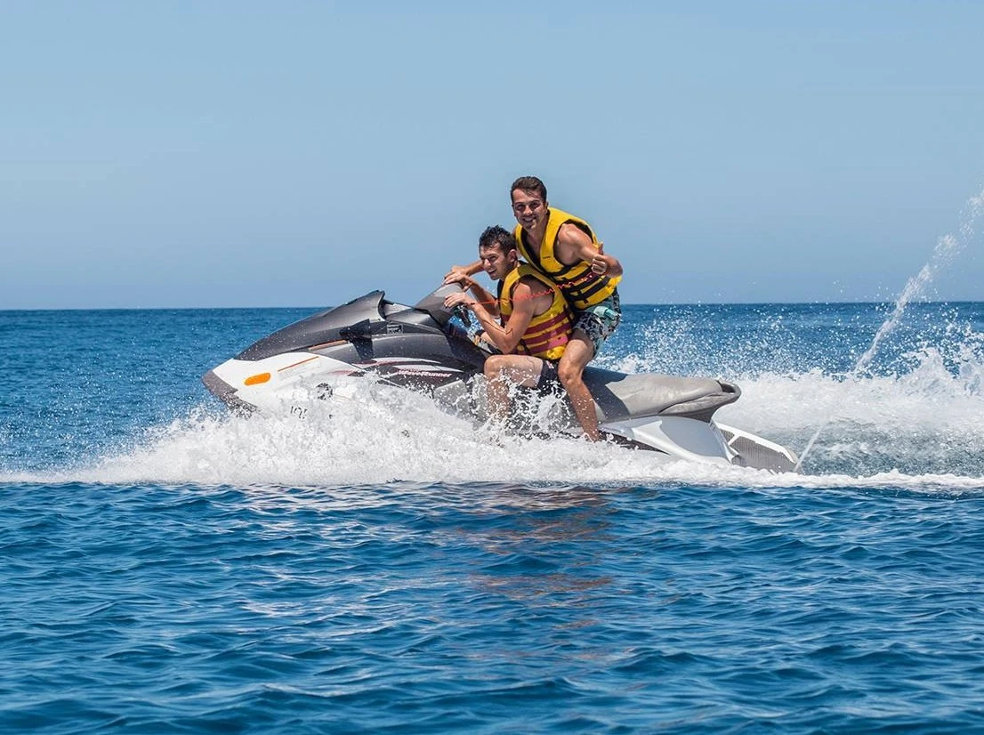 Jet ski